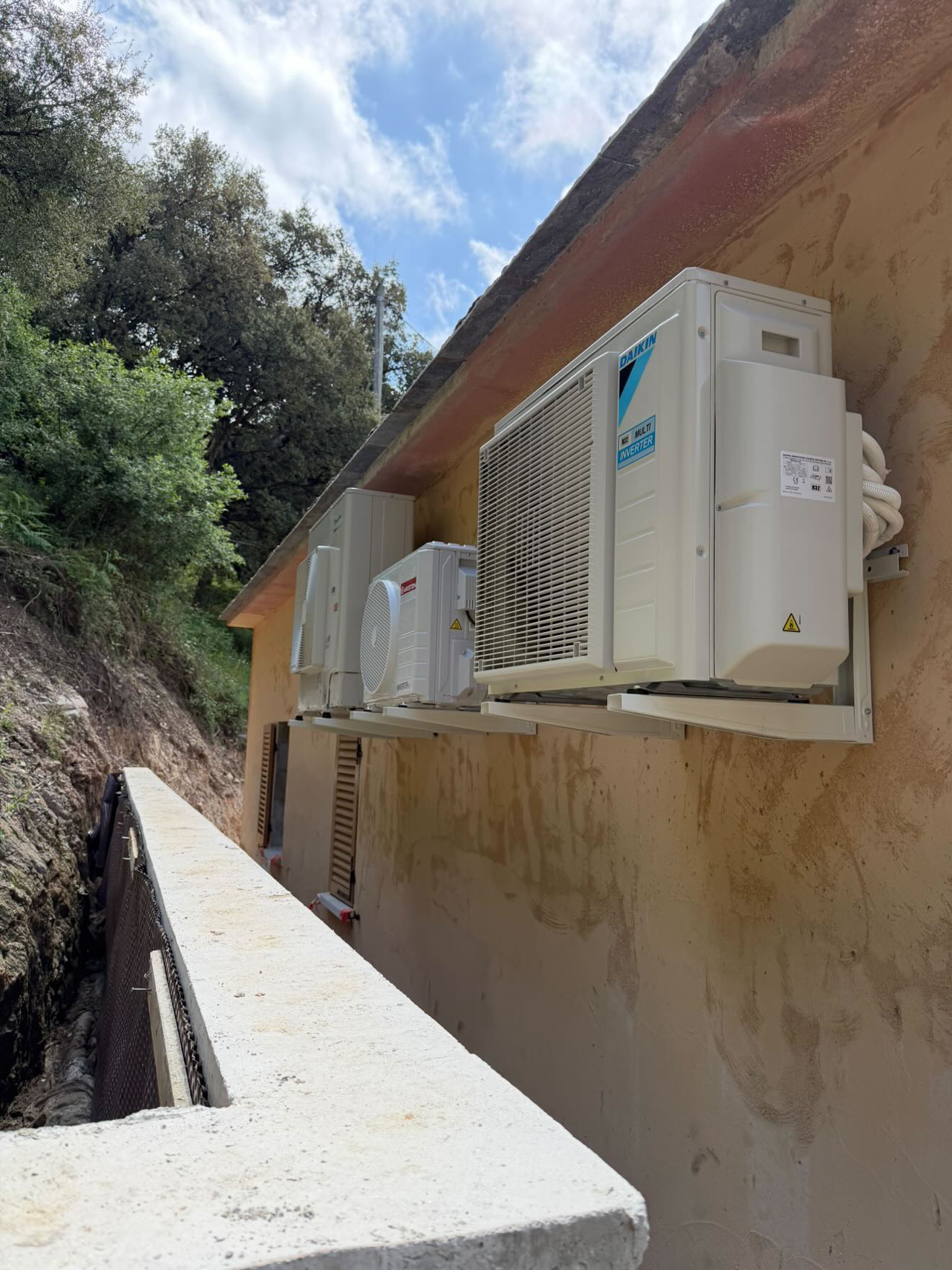 Solutions sur mesure — installation multi-split Daikin extérieur